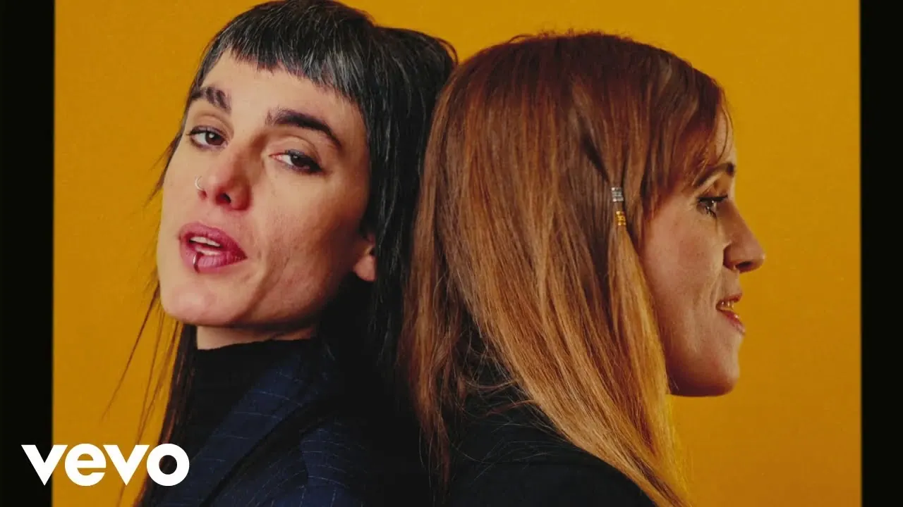 Still from Prisas
