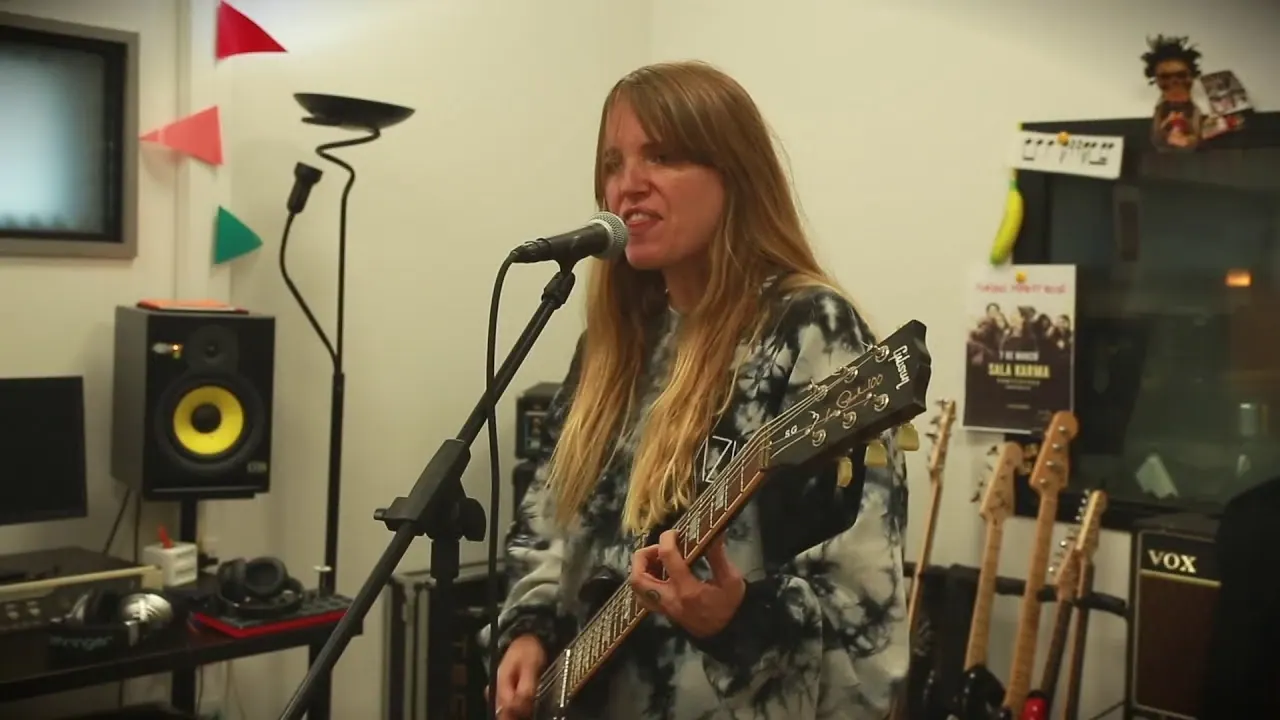 Still from Live at Estudo Bonobo